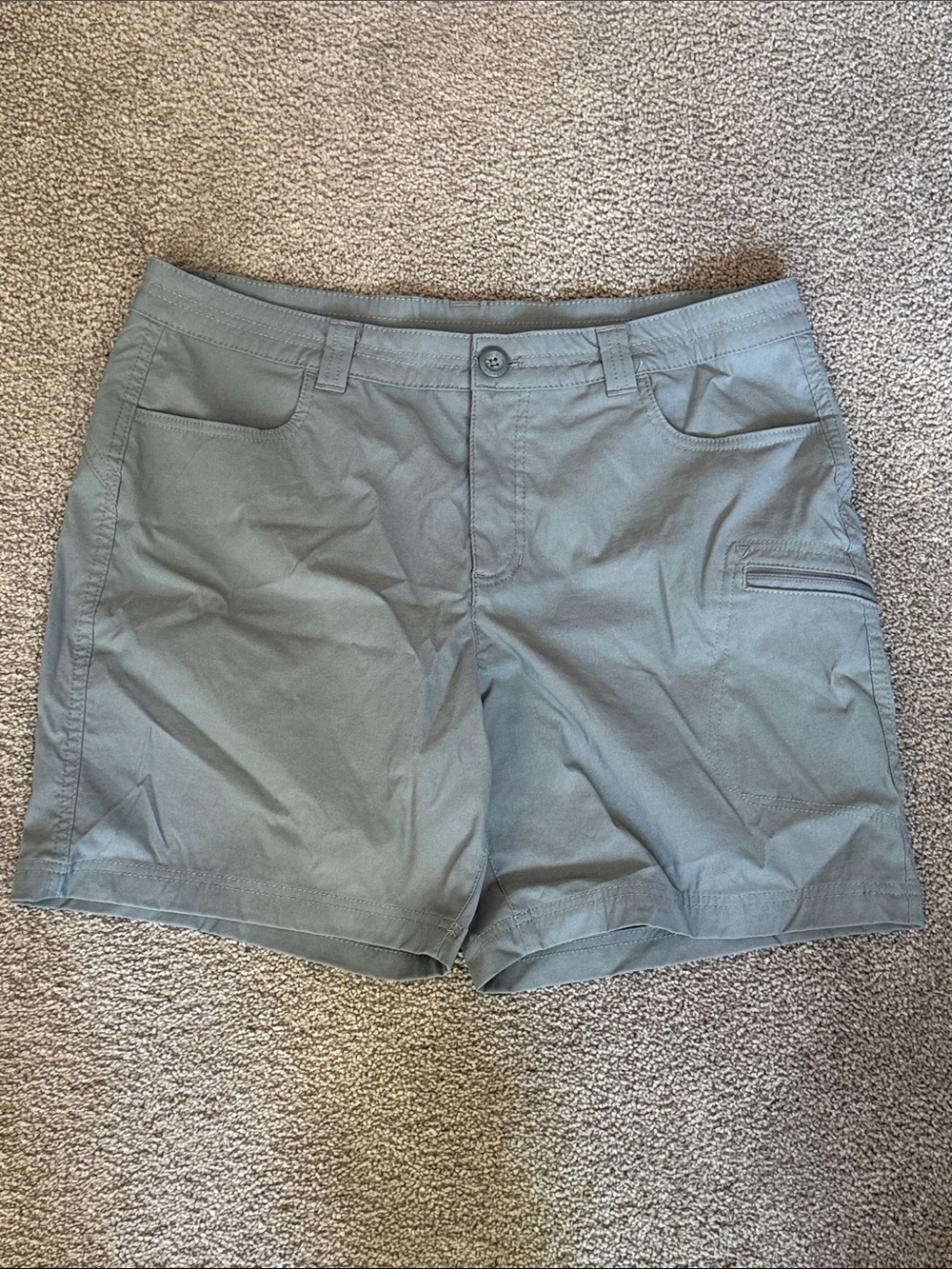Eddie Bauer Women's Light Gray Outdoor Shorts. Zippered Cargo Pocket. Size 14
